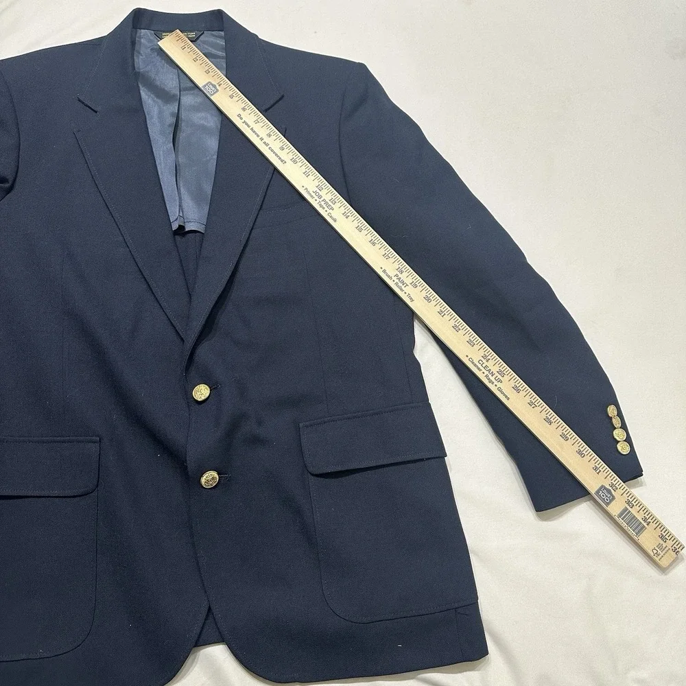 Stonegate Navy Blue Blazer Gold‎ Crest Buttons Made USA Men's Sport Coat